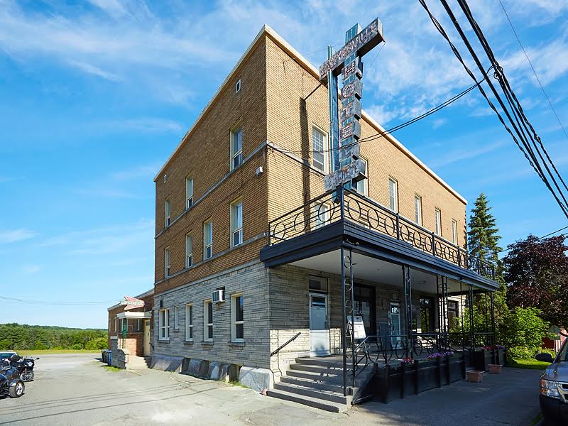 Hotel Motel Sawyerville | 18 Rue Principale N, Sawyerville, QC J0B 3A0, Canada | Phone: (819) 889-2967