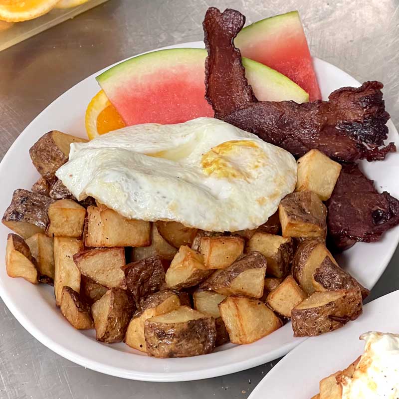 Red Bay Lodge | 462 Huron Rd, Mar, ON N0H 1X0, Canada | Phone: (519) 534-1010