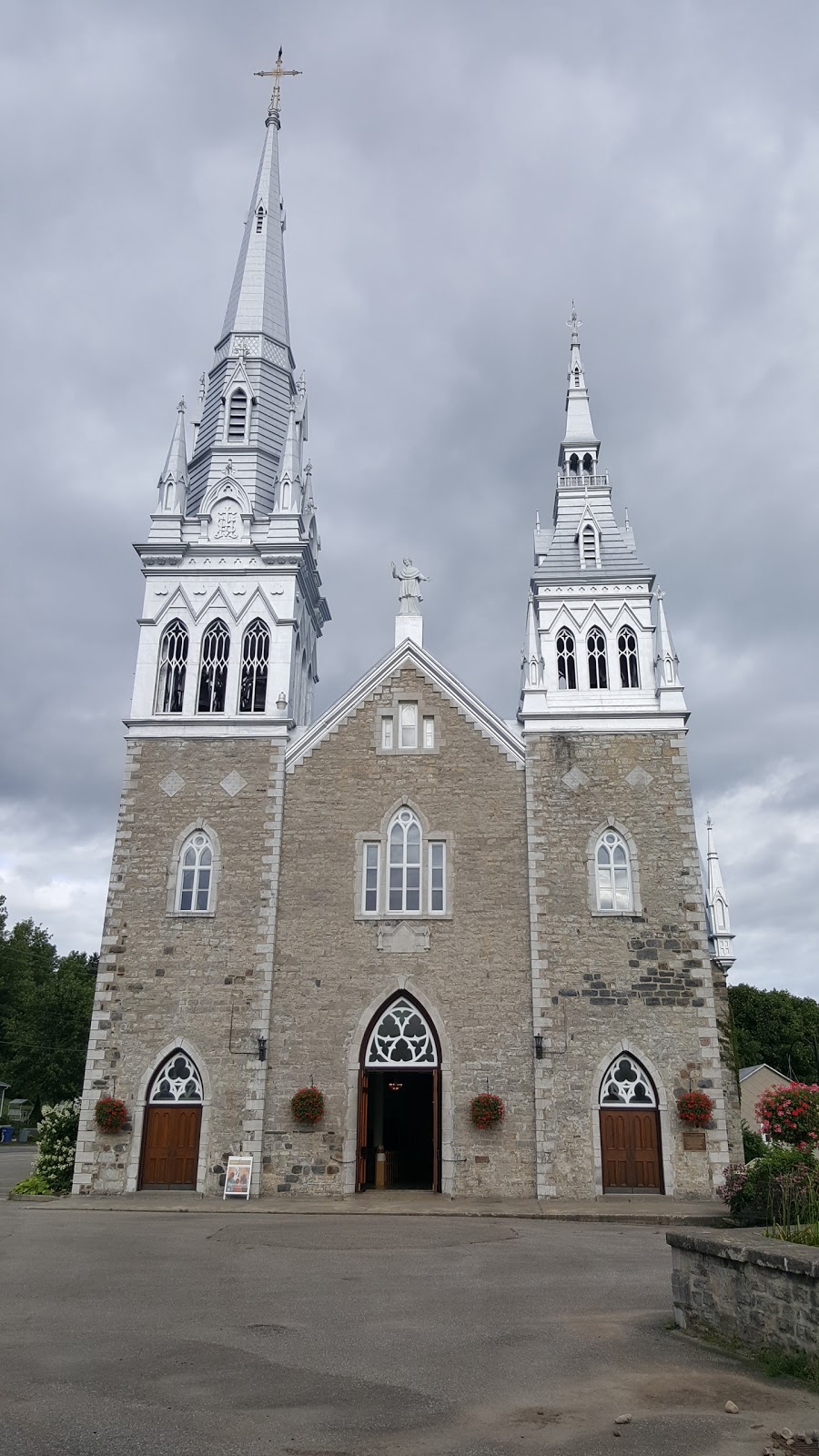 Église Saint-Charles-Borromée | 501 Chemin Sir-Lomer-Gouin, Grondines, QC G0A 1W0, Canada | Phone: (418) 268-3220