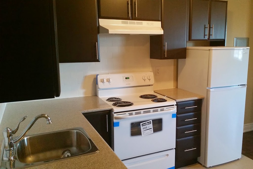 Sheldon Towers | 270 Sheldon Ave, Etobicoke, ON M8W 4M1, Canada | Phone: (416) 252-9630