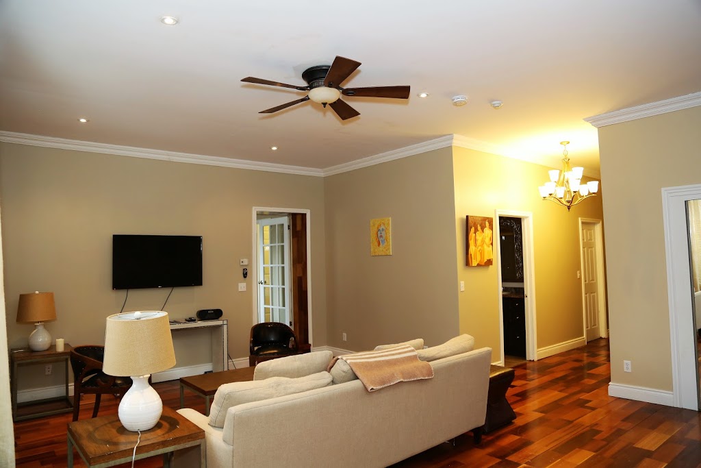 Empire Inn and Suites | 6 Stanley St, Bloomfield, ON K0K 1G0, Canada | Phone: (613) 393-3003
