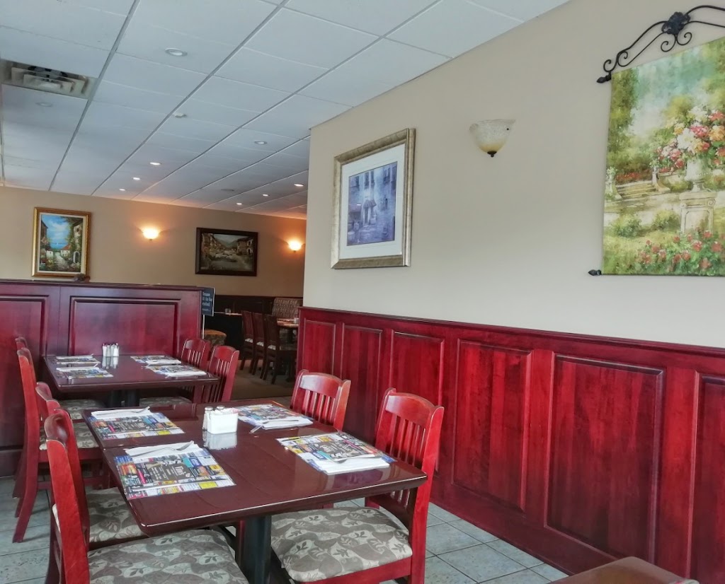 Vitos Pizzeria | 19587 Opeongo Line, Barrys Bay, ON K0J 1B0, Canada | Phone: (613) 756-5252
