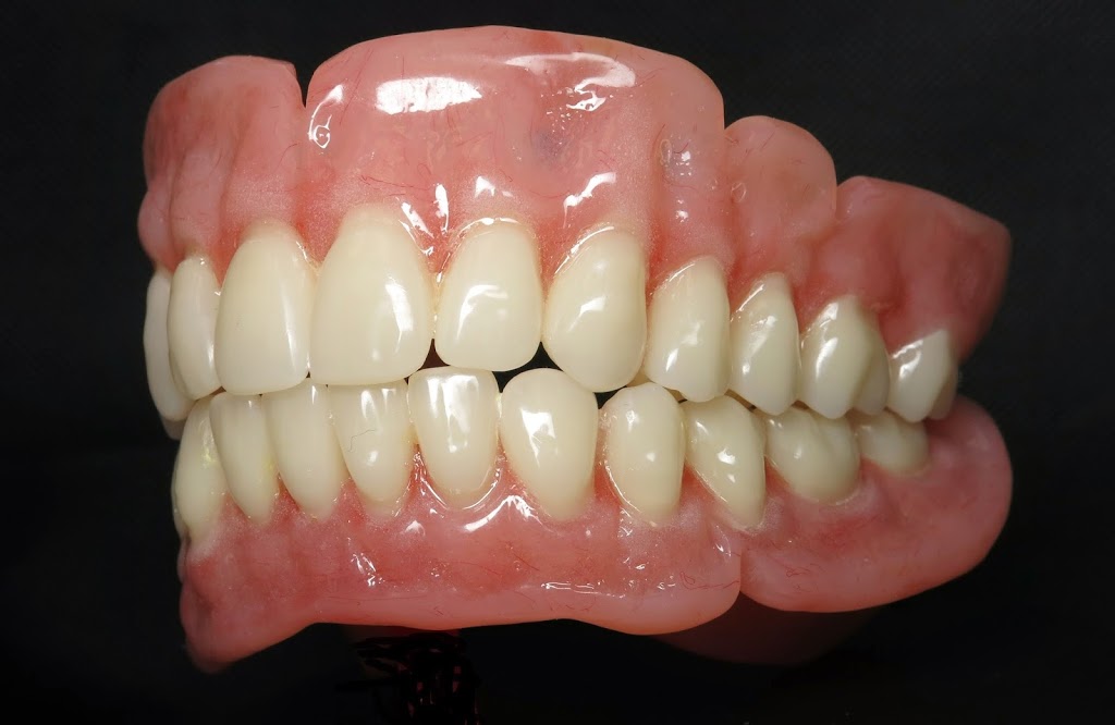 Westside Denture Centre | 1919 Sirocco Dr SW, Calgary, AB T3H 2Y3, Canada | Phone: (403) 242-5880