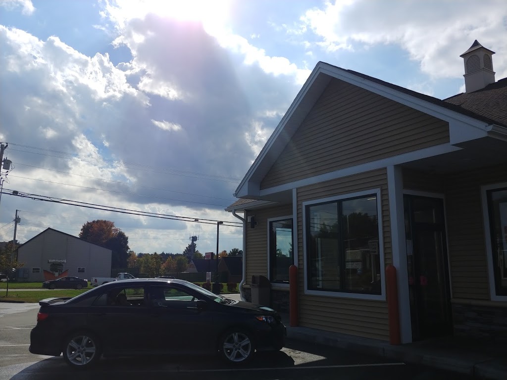 Dunkin | 4584 US-5, Derby, VT 05829, USA | Phone: (802) 624-4127
