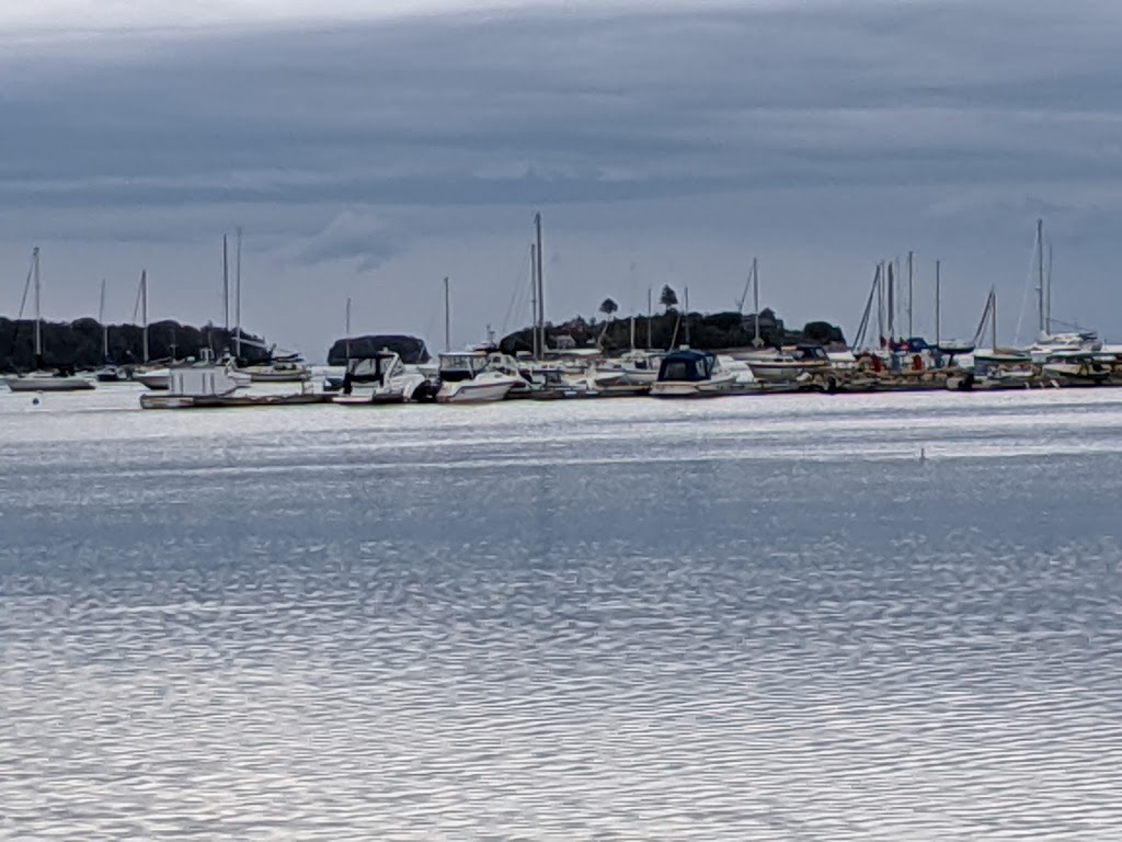 Irving Oil | 33 Edgewater St, Mahone Bay, NS B0J 2E0, Canada | Phone: (902) 624-6311