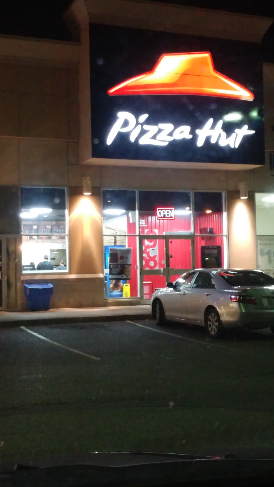 Pizza Hut | 269 Clarence St Unit 2, Brantford, ON N3R 3T6, Canada | Phone: (519) 754-4800