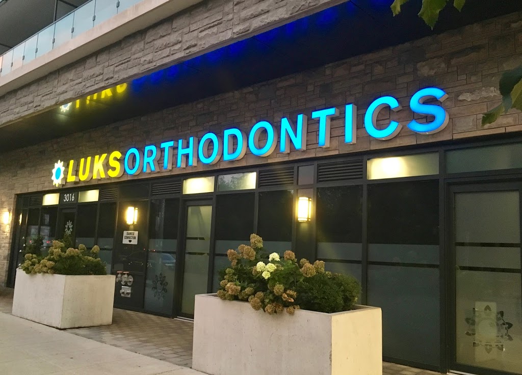 SV Orthodontics | 3016 Yonge St, Toronto, ON M4N 2K4, Canada | Phone: (416) 213-6646