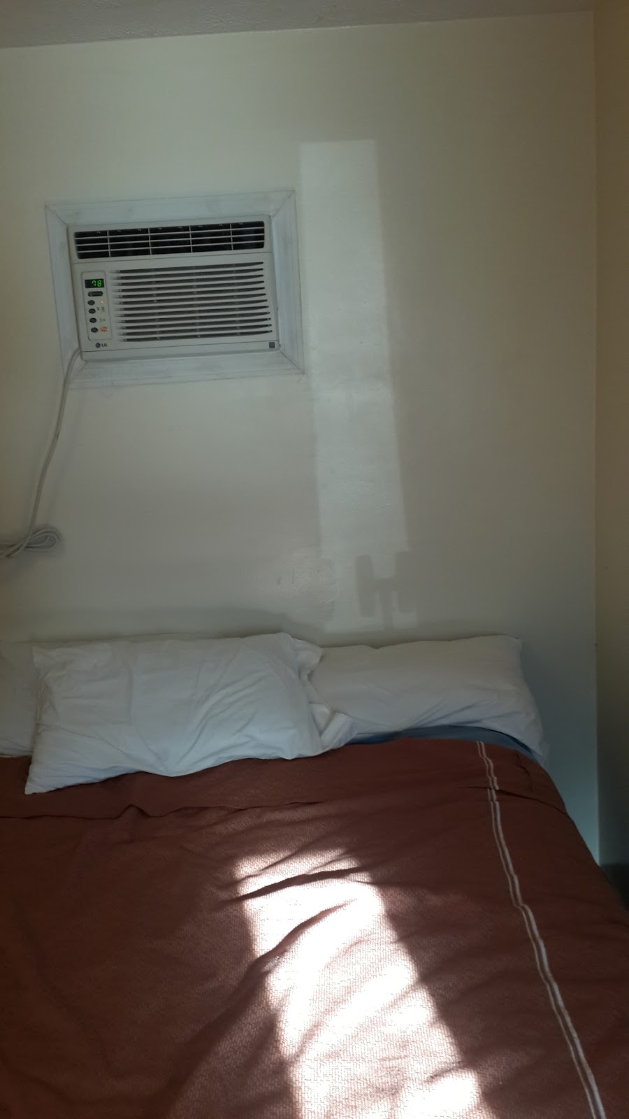 Caravan Motel | 6730 Niagara Falls Blvd, Niagara Falls, NY 14304, USA | Phone: (716) 236-0752