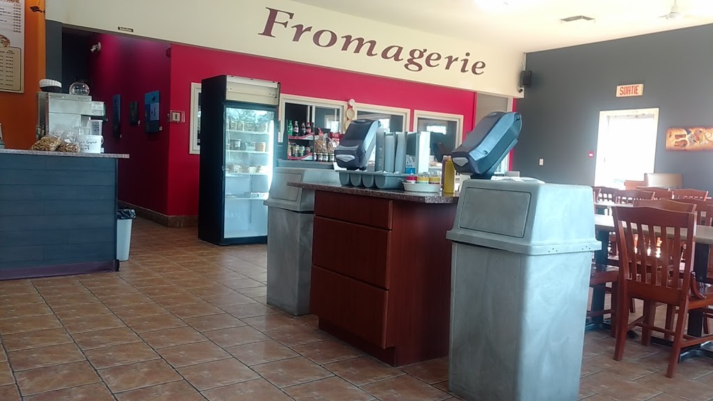 Fromagerie DuMatin | 4676 QC-112, Ascot Corner, QC J0B 1A0, Canada | Phone: (819) 820-0220