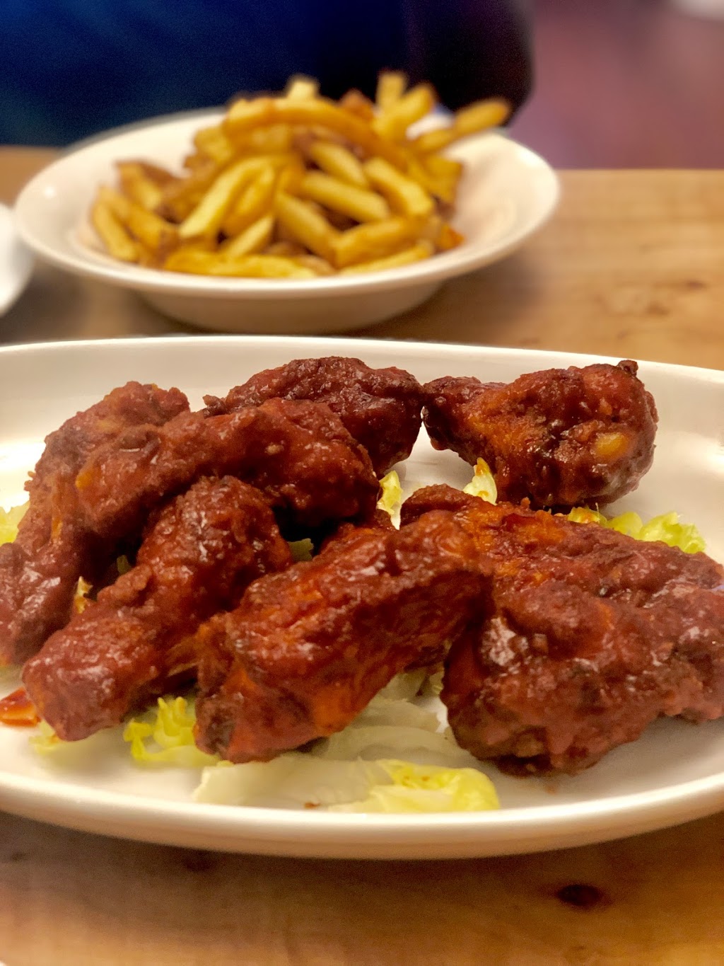 Mos Kitchen & Tavern | 234 Lakeshore Rd E, Oakville, ON L6J 1H7, Canada | Phone: (905) 844-0234