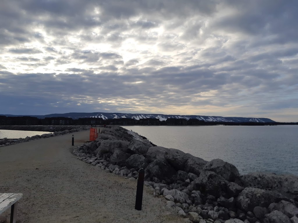 Lighthouse Point Shared Facilites | 470 Mariners Way, Collingwood, ON L9Y 5C7, Canada | Phone: (705) 445-1636