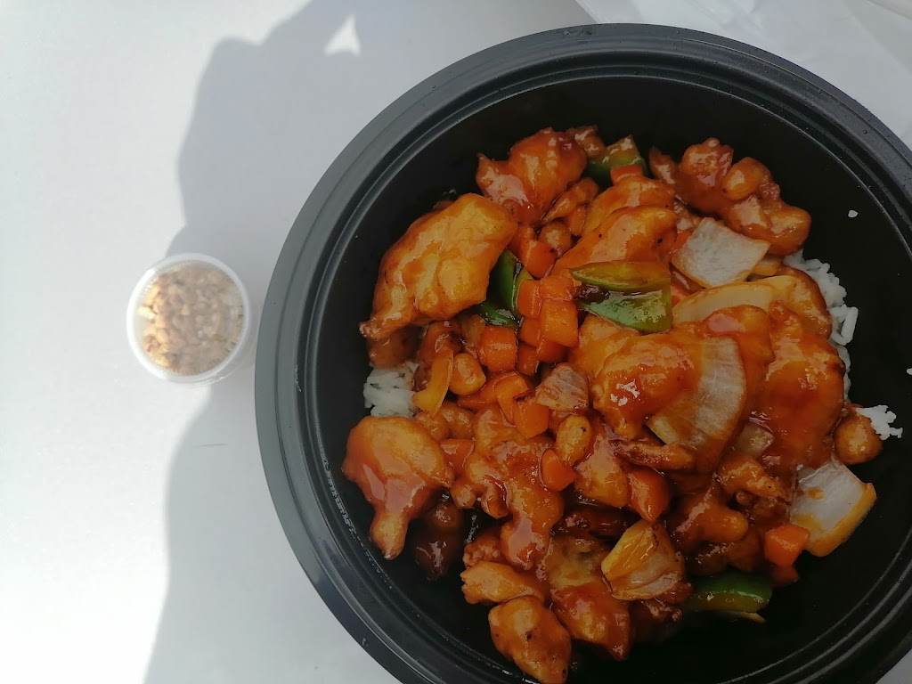 Thai Express Restaurant Laval | Quartier Laval, 1020 Boul. le Corbusier, Laval, QC H7N 0A8, Canada | Phone: (450) 681-1128