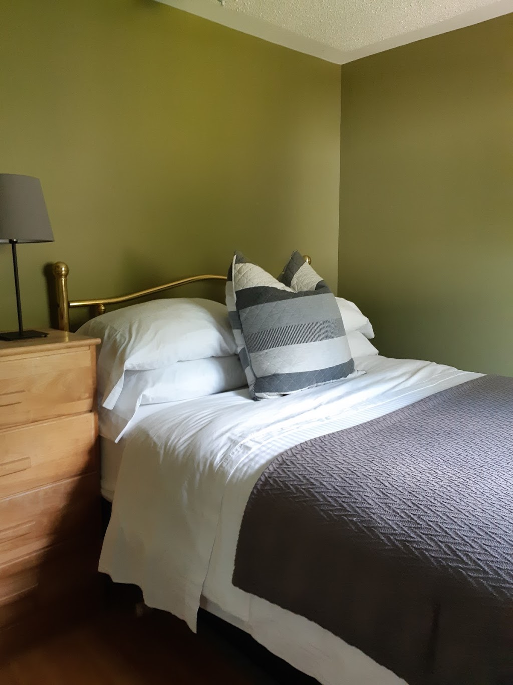 Maple Creek Cabins | 1074 Nordic Inn Rd, Dorset, ON P0A 1E0, Canada | Phone: (705) 766-1065