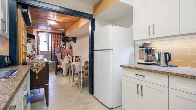 Smile Back Bed and Breakfast | 2547 Eglinton Ave W, York, ON M6M 1T2, Canada | Phone: (647) 529-0803