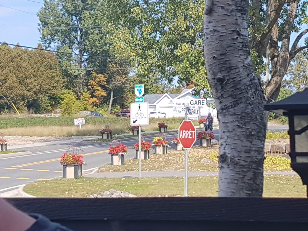 La Stazione Café bistro et Gîte | 1830 Rue Principale, Saint-Faustin-Lac-Carré, QC J0T 1J1, Canada | Phone: (819) 688-5817