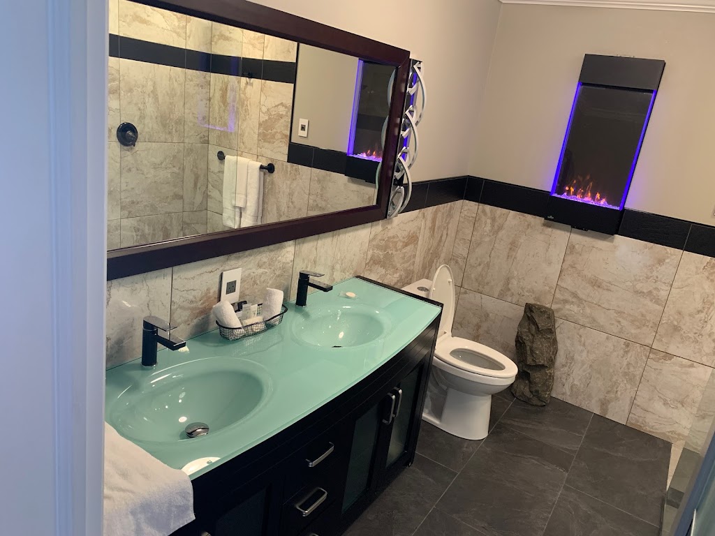 Dockside Suites & Fundy Restaurant | 34 Water St, Digby, NS B0V 1A0, Canada | Phone: (902) 245-4950