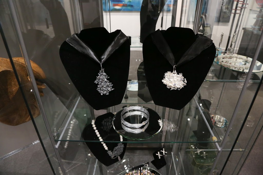 The Avenue Gallery | 2184 Oak Bay Ave, Victoria, BC V8R 1G3, Canada | Phone: (250) 598-2184