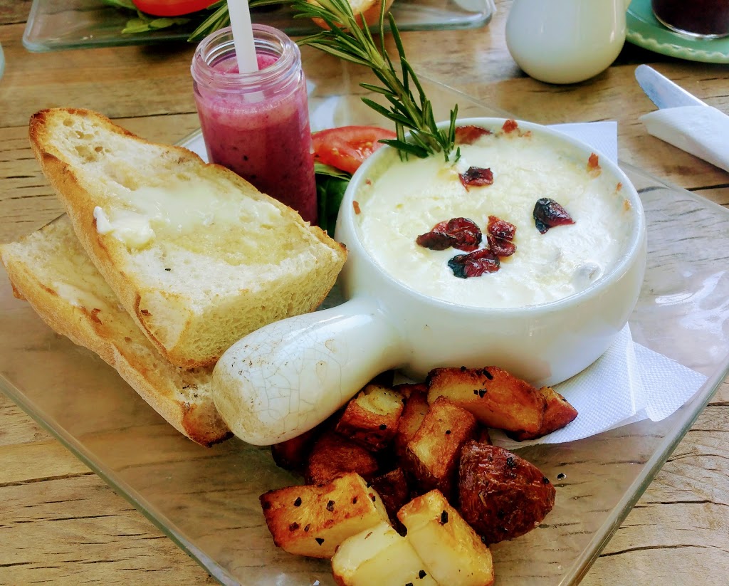 Cest La Vie Café | 1347 Rue de la Sapinière, Val-David, QC J0T 2N0, Canada | Phone: (819) 320-0273