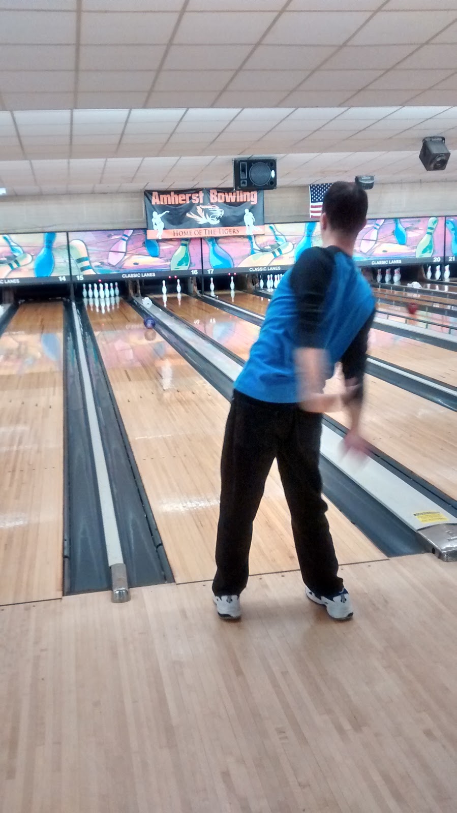 Classic Lanes | 1840 Military Rd, Buffalo, NY 14217, USA | Phone: (716) 873-3383