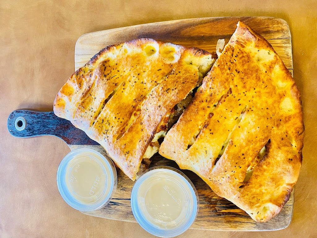 Freddies Pizza & Donair | 504 Champlain St, Dieppe, NB E1A 1P4, Canada | Phone: (506) 383-5555