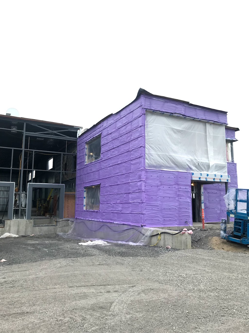Isolation C Gill | 695 Chem. Larocque Local 24, Salaberry-de-Valleyfield, QC J6T 6M6, Canada | Phone: (450) 371-5754