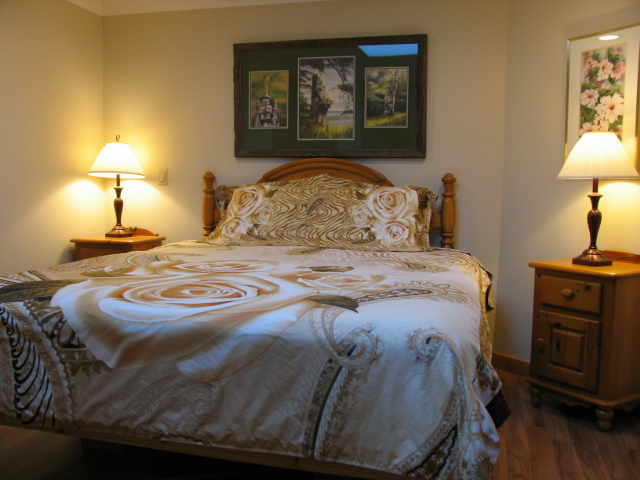 Higgins Inn | 10150 Douglas Bay Rd, Powell River, BC V8A 5C1, Canada | Phone: (604) 487-1119