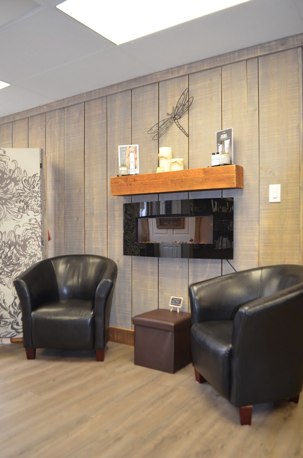 The Dragonfly Room Salon Spa | 32 Matchedash St N #101, Orillia, ON L3V 4T6, Canada | Phone: (705) 326-1028