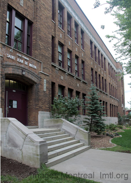 École Saint-Jean-De-Matha | 6970 Rue Dumas, Montréal, QC H4E 3A3, Canada | Phone: (514) 732-1460