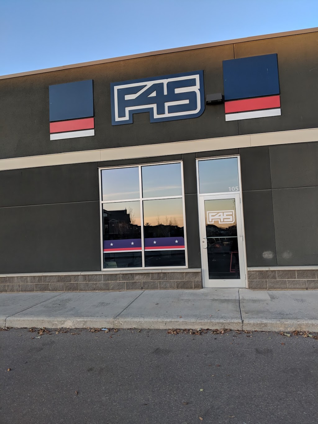 F45 Training Chestermere | East, 288 Kinniburgh Blvd #105, Chestermere, AB T1X 0V8, Canada | Phone: (587) 387-2330