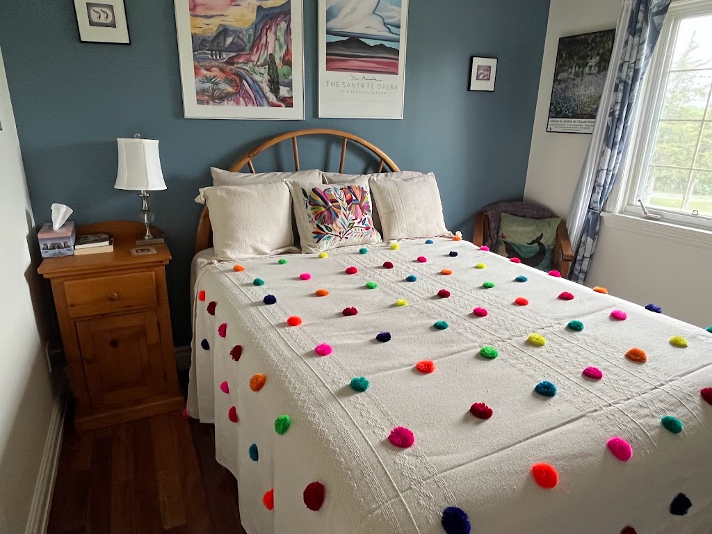 Lilac Lane B&B | 48 Mitchells Crossroad, Picton, ON K0K 2T0, Canada | Phone: (647) 927-1956