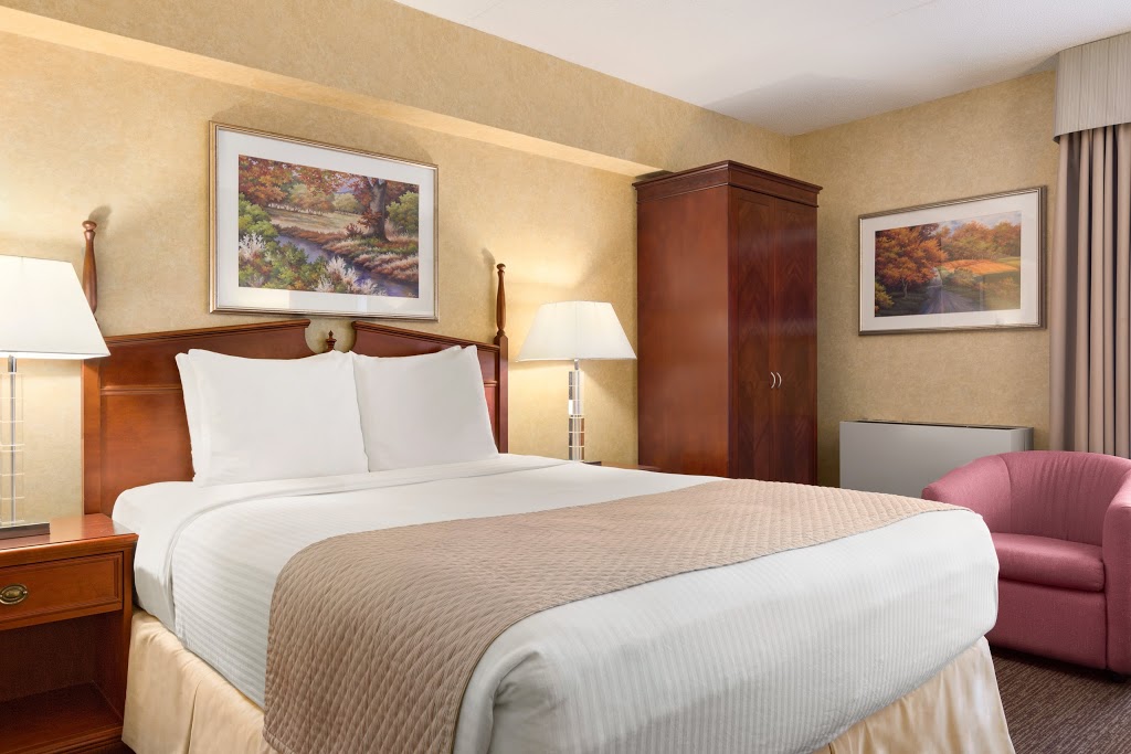 Days Inn by Wyndham Toronto West Mississauga | 4635 Tomken Rd, Mississauga, ON L4W 1J9, Canada | Phone: (905) 238-5480