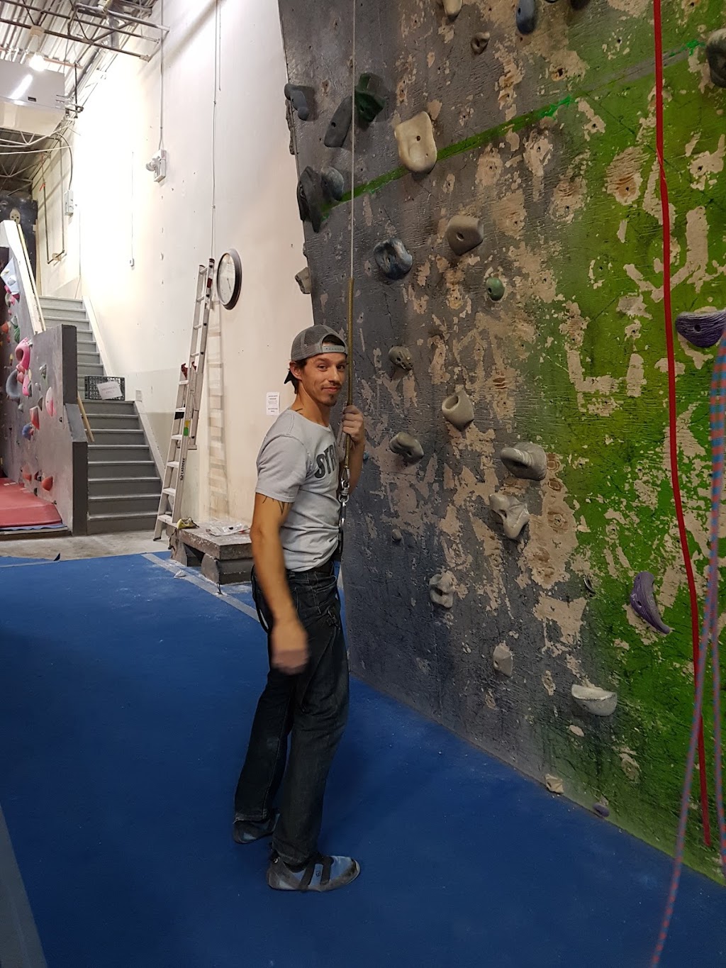 Vertical Adventures | 77 Paramount Rd, Winnipeg, MB R2X 2W6, Canada | Phone: (204) 632-5001