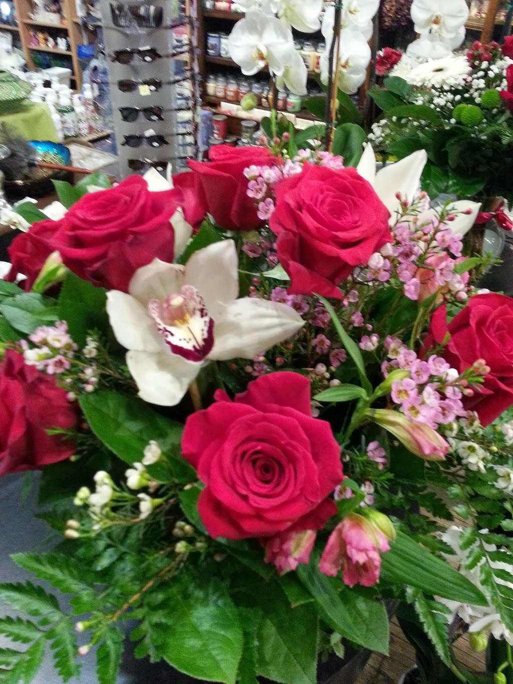 Ashbourne Flowers and Gifts | 3888 Bloor St W, Etobicoke, ON M9B 1L3, Canada | Phone: (416) 231-5351