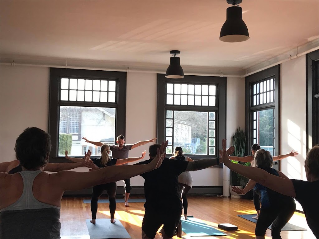 Elements Movement Powell River | 5813 Ash Ave, Powell River, BC V8A 4R3, Canada | Phone: (604) 319-7013