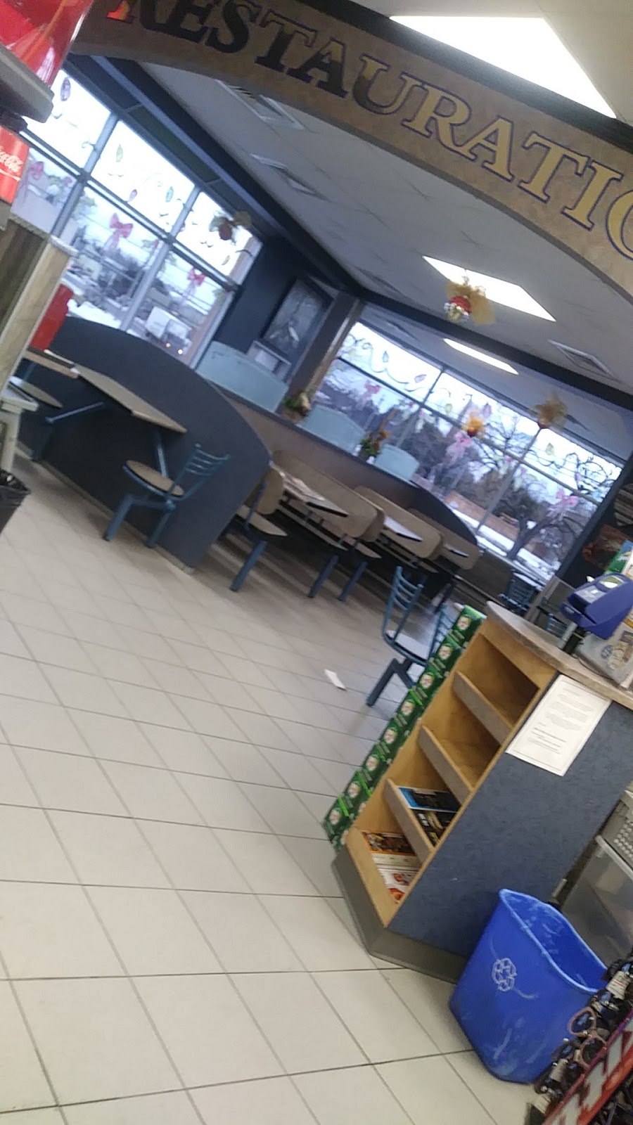 Restaurant Bouffe & Plus | 1476 Bd du Saguenay E, Chicoutimi, QC G7H 6V2, Canada | Phone: (418) 545-2611