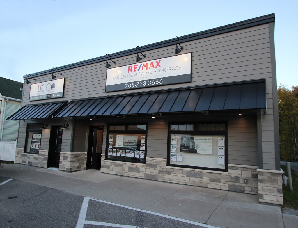 RE/MAX Eastern Realty Inc | 10 Oak St, Havelock, ON K0L 1Z0, Canada | Phone: (705) 778-3666