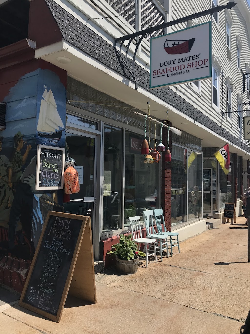 Dory Mates’ Seafood Shop | 11 Lincoln St, Lunenburg, NS B0J 2C0, Canada | Phone: (902) 521-7067