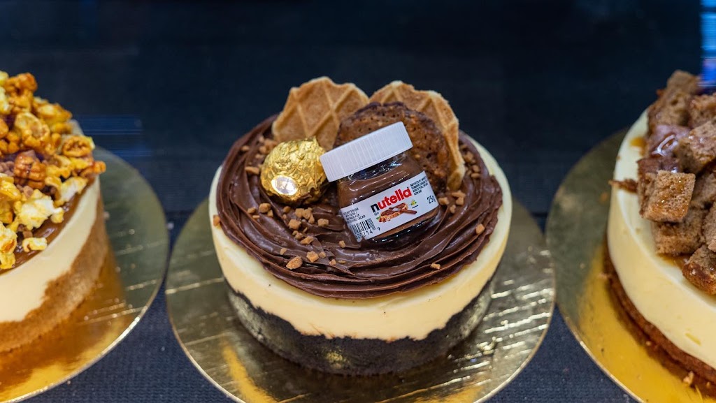 Le Cheesecake Bar LCB | 274 Bd Sainte-Rose, Laval, QC H7L 1M2, Canada | Phone: (514) 370-2299