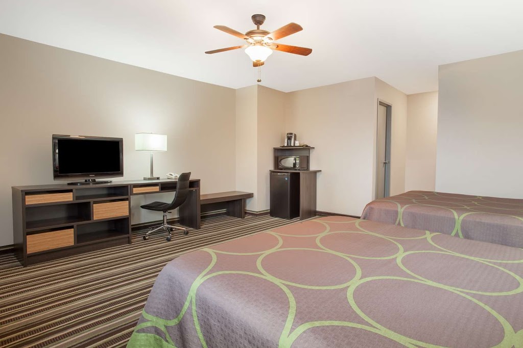 Howard Johnson by Wyndham Winnipeg West | 3740 Portage Ave, Winnipeg, MB R3K 0Z9, Canada | Phone: (204) 272-4169