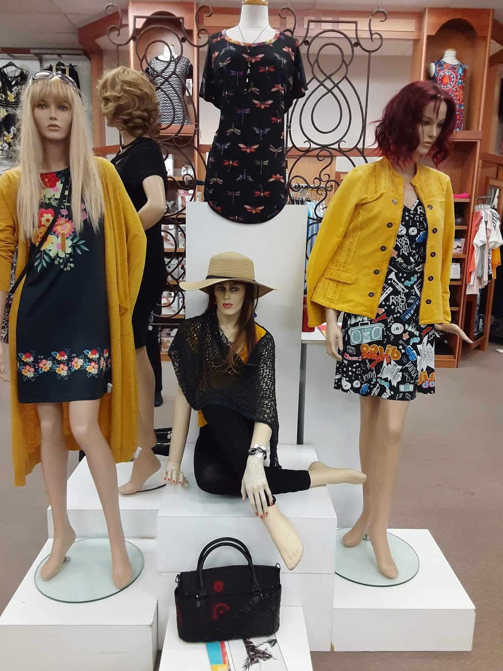 Centre Mode Beaulieu | 325 Rue Témiscouata, Rivière-du-Loup, QC G5R 2Y7, Canada | Phone: (418) 862-2160