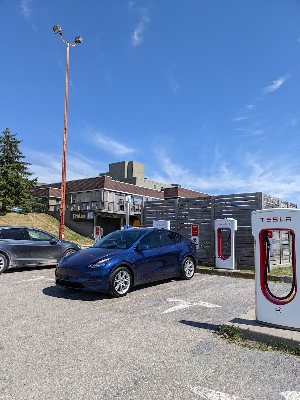 Tesla Supercharger | 580 Bruin Blvd, Woodstock, ON N4V 1E5, Canada | Phone: (877) 798-3752