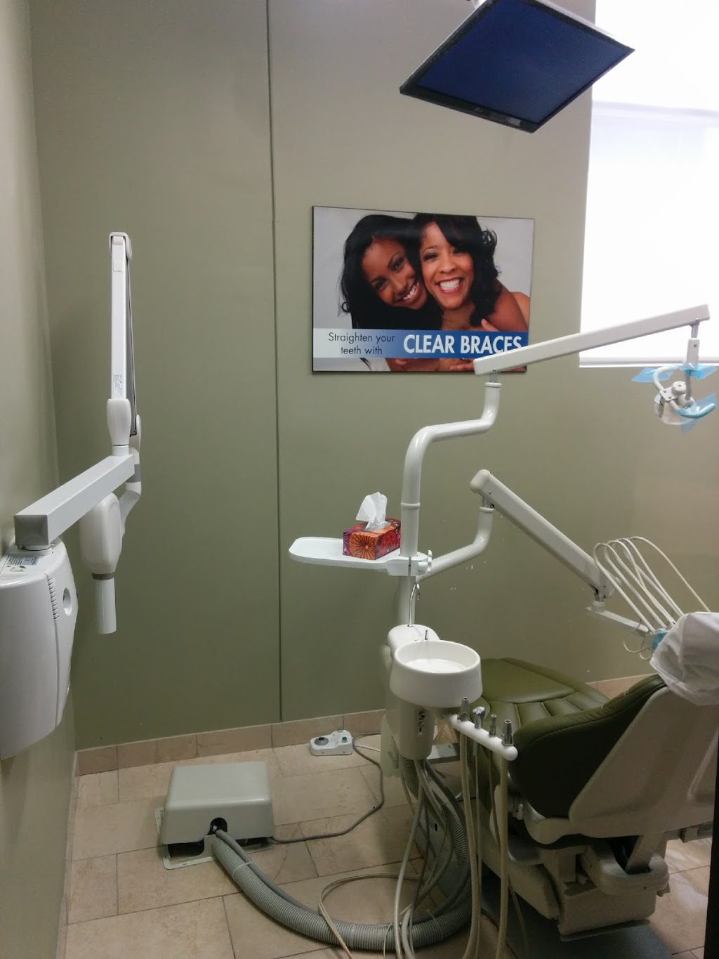 Churchill Glen Dental | 3020 Thomas St Unit A302, Mississauga, ON L5M 0R4, Canada | Phone: (905) 858-3368