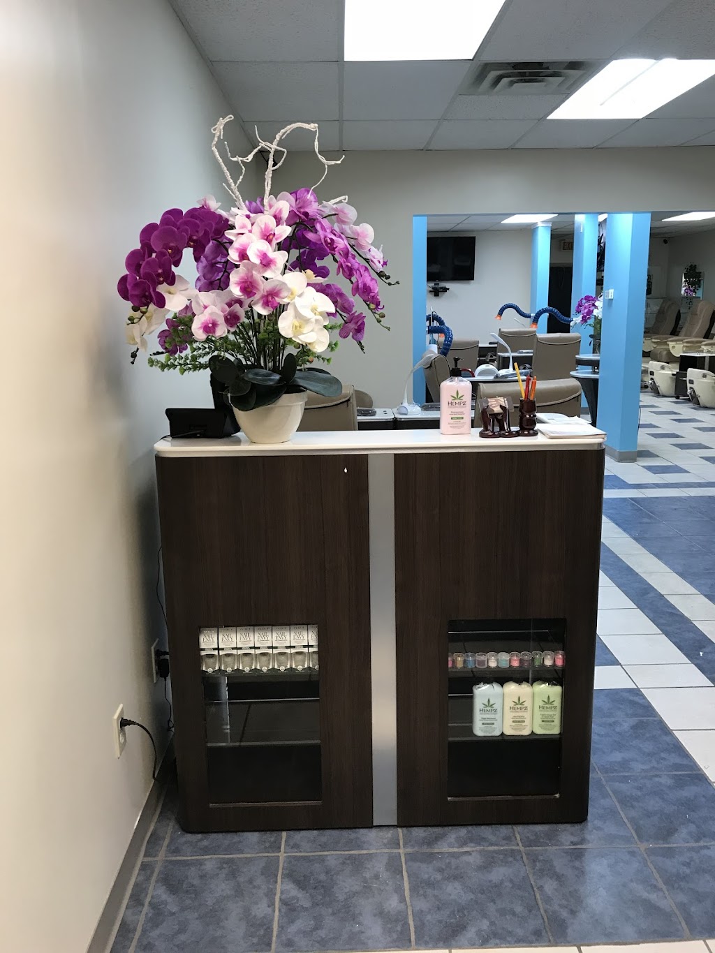 West Hill Nails & Spa | 150 32 St W #1b, Prince Albert, SK S6V 7H7, Canada | Phone: (306) 763-6245