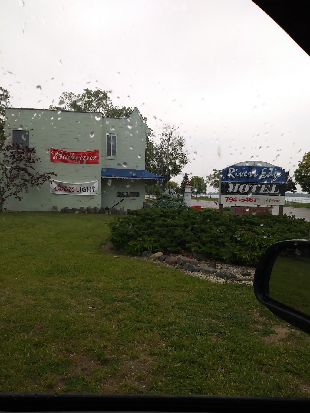 Why Knot Inn Llc | 709 St Clair River Dr, Algonac, MI 48001, USA | Phone: (810) 794-3057