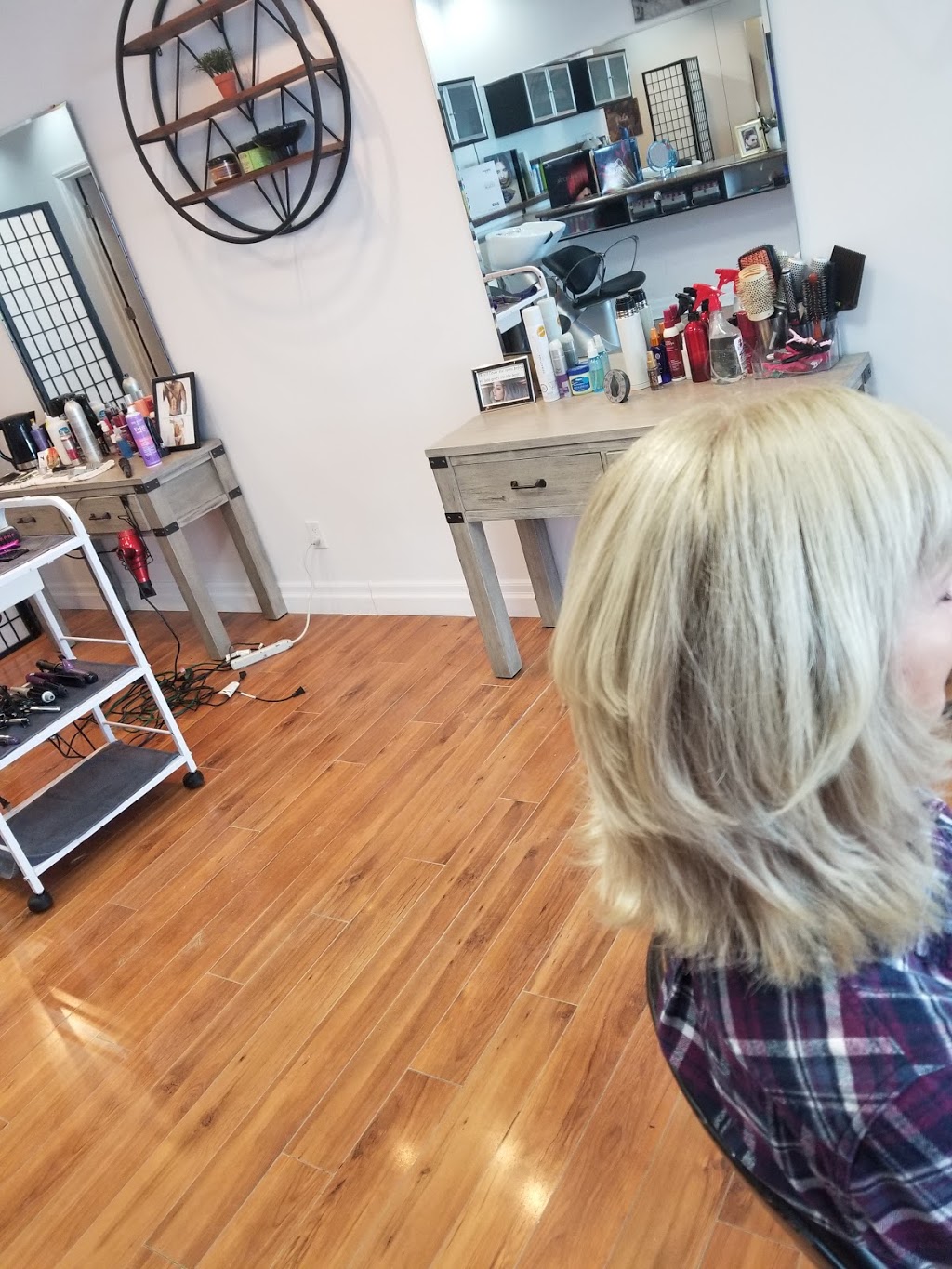 Decolores Beauty Hair Salon & Estethics | OC-Transpo Bus#84, 261 Centrepointe Dr #7, Ottawa, ON K2G 6E8, Canada | Phone: (343) 202-2126