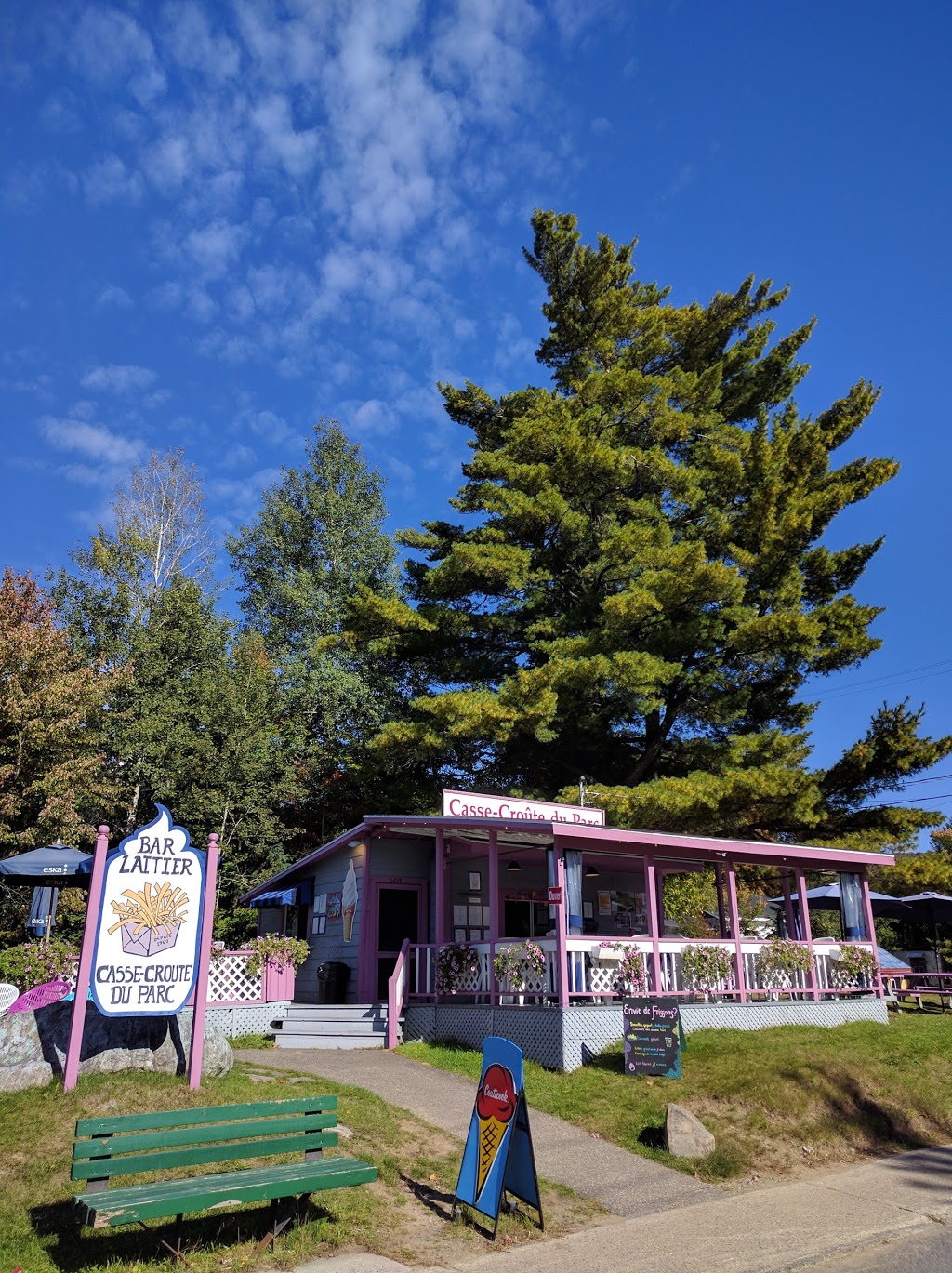 Casse-croûte du parc | 1319 Rue de la Sapinière, Val-David, QC J0T 2N0, Canada | Phone: (819) 322-1602