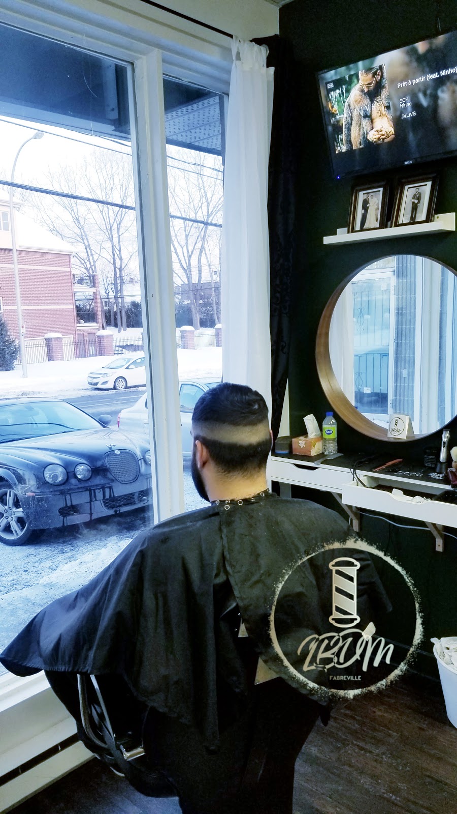 Le Barbier de Montrougeau | 814 Montée Montrougeau, Laval, QC H7P 5L7, Canada | Phone: (514) 797-1483