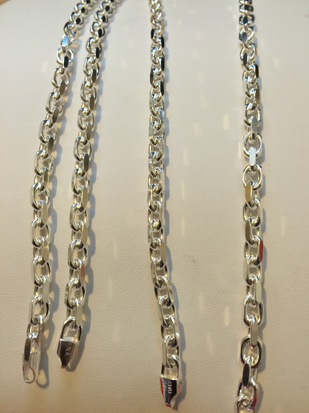 Sophia jewellery & diamonds | 2220 68 Street Northeast, 913, Calgary, AB T1Y 6Y7, Canada | Phone: (403) 455-6230