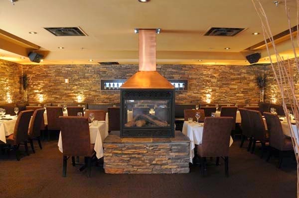 Marlowe Restaurant & Wine Bar | 155 York Blvd #1, Richmond Hill, ON L4B 4A7, Canada | Phone: (905) 771-8645