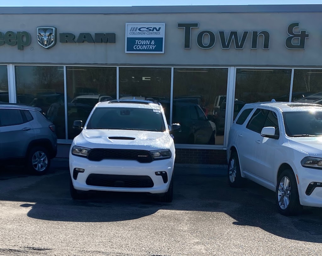 CSN Town and Country Collision Centre, Smiths Falls | 245 Lombard St, Smiths Falls, ON K7A 5B8, Canada | Phone: (613) 283-7555